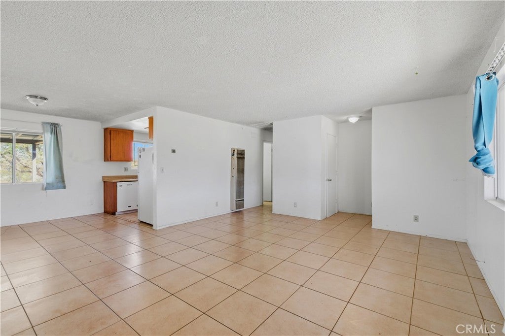 7273 Sunny Vista