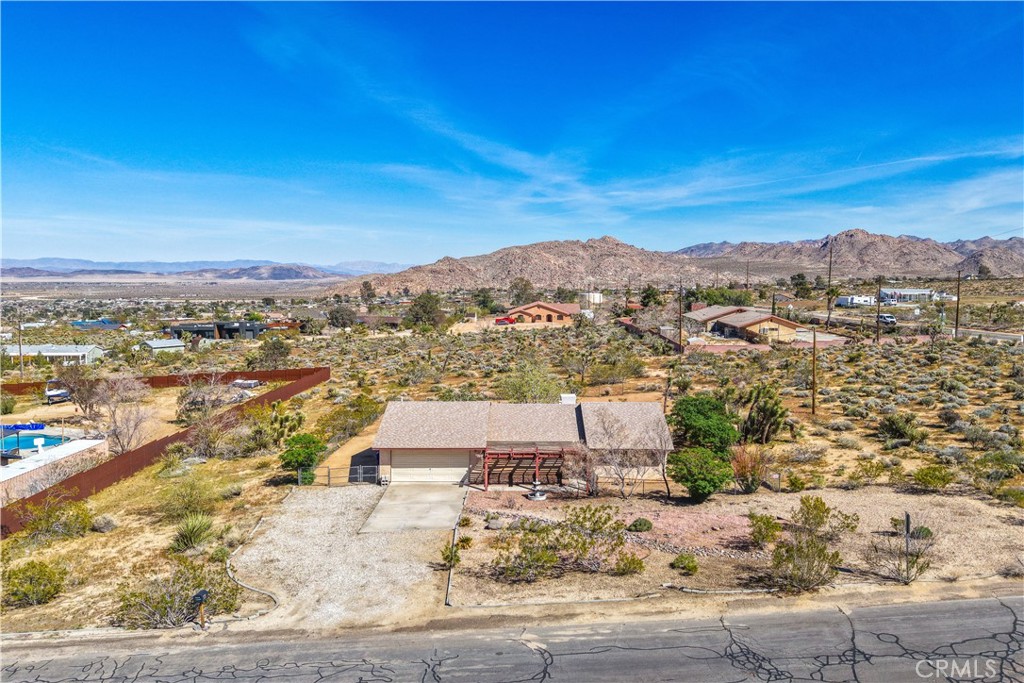 7273 Sunny Vista