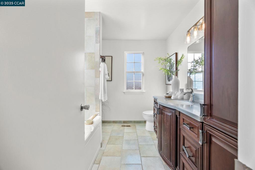 ARLINGTON ESTATE - Residential