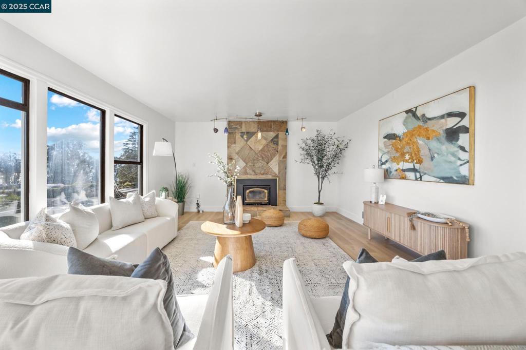 ARLINGTON ESTATE - Residential