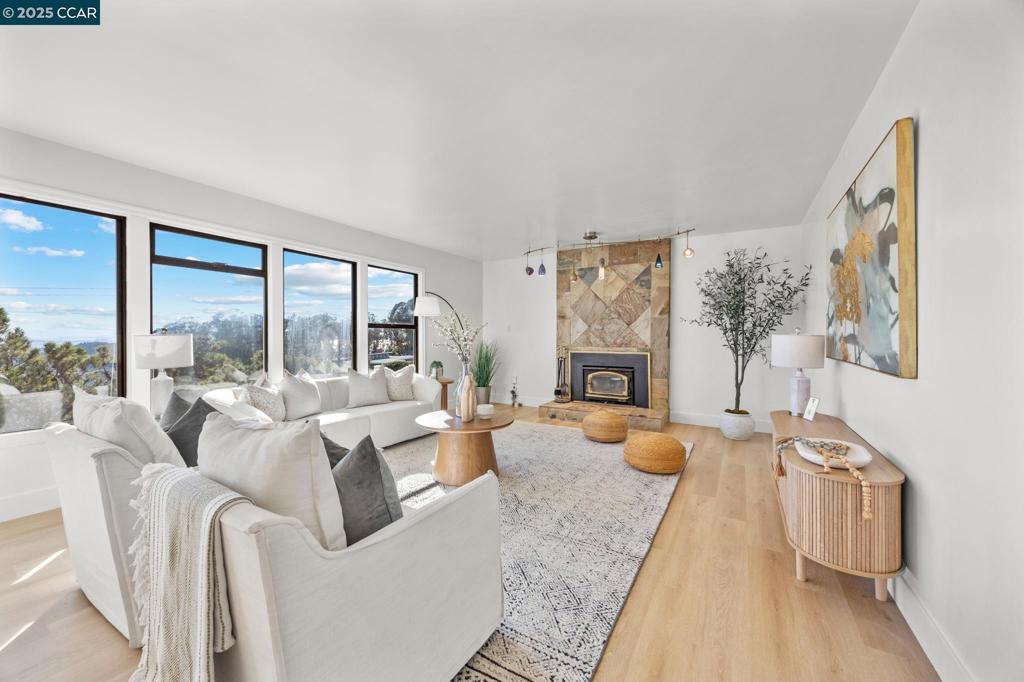 ARLINGTON ESTATE - Residential