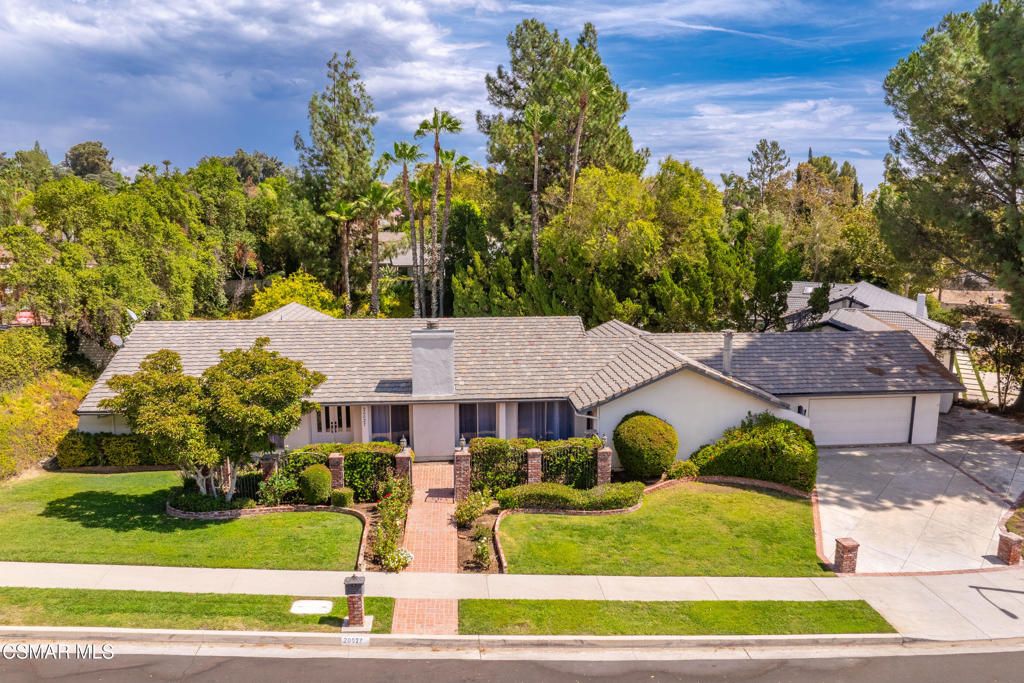 Photo of 20027 Hiawatha Street, Chatsworth, CA 91311 (MLS # 225004765)