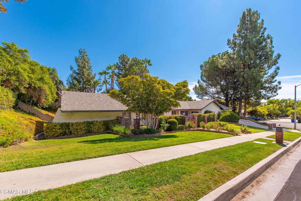 Photo of 20027 Hiawatha Street, Chatsworth, CA 91311 (MLS # 225004765)