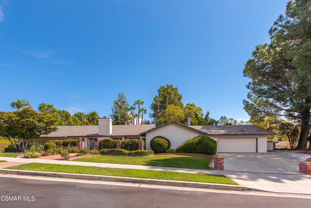 Photo of 20027 Hiawatha Street, Chatsworth, CA 91311 (MLS # 225004765)