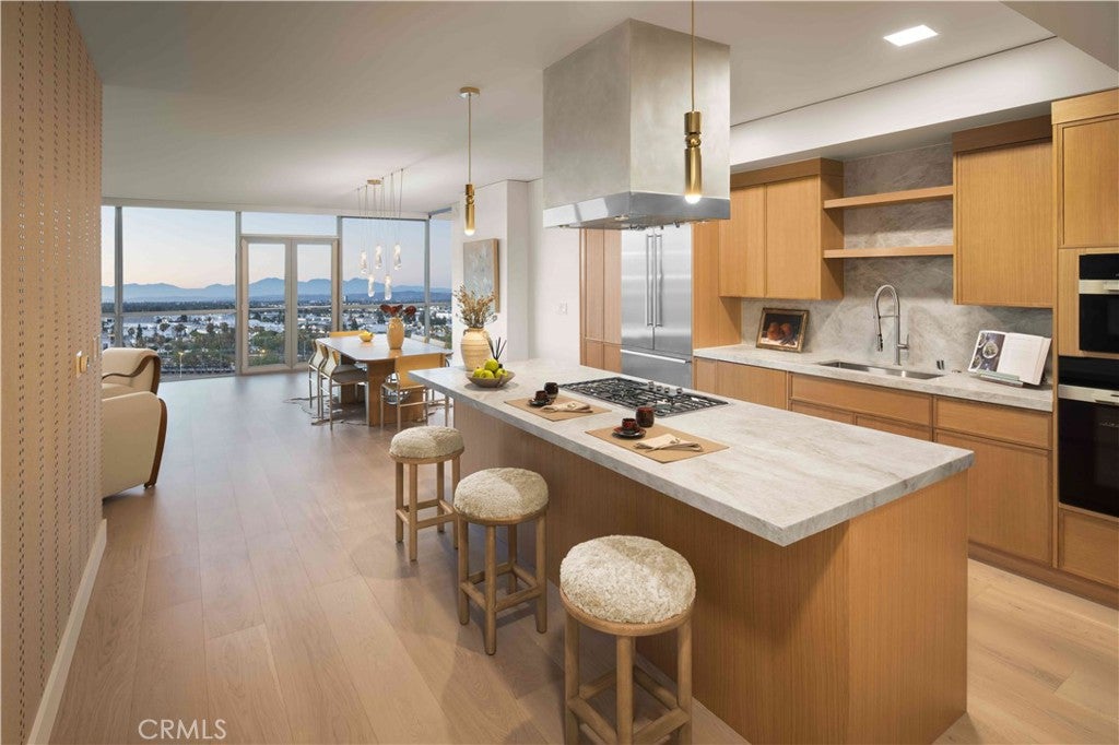 9 MacArthur Place 609