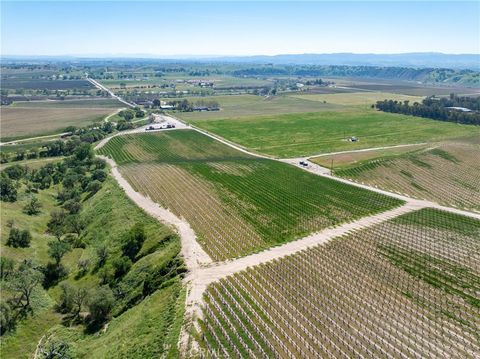 Tiny photo for 7310 Estrella Road, San Miguel, CA 93451 (MLS # NS26074522)