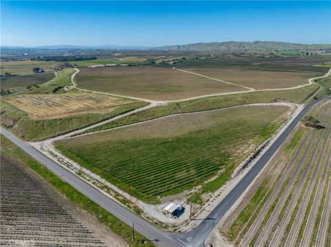 Tiny photo for 7310 Estrella Road, San Miguel, CA 93451 (MLS # NS26074522)