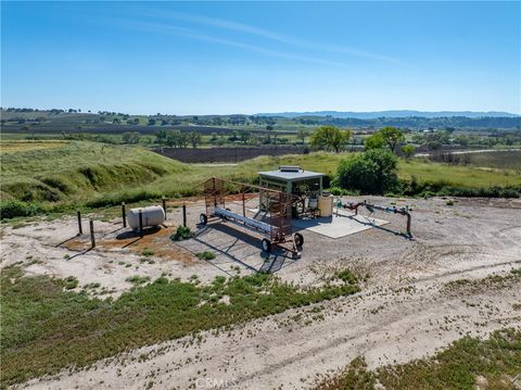 Tiny photo for 7310 Estrella Road, San Miguel, CA 93451 (MLS # NS26074522)