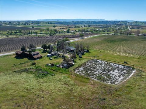 Tiny photo for 7310 Estrella Road, San Miguel, CA 93451 (MLS # NS26074522)