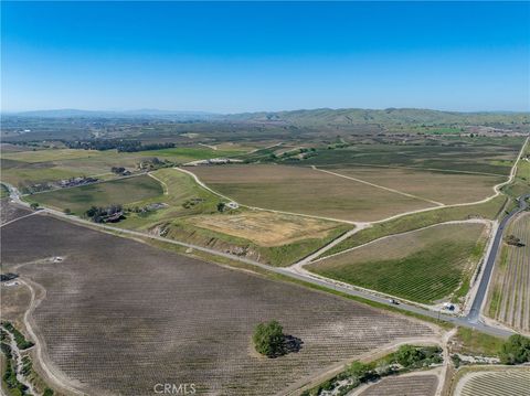 Tiny photo for 7310 Estrella Road, San Miguel, CA 93451 (MLS # NS26074522)