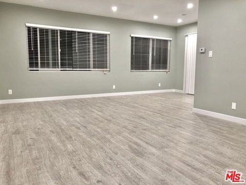 Photo of 815 S Sherbourne Drive #3, Los Angeles, CA 90035 (MLS # 26829641)