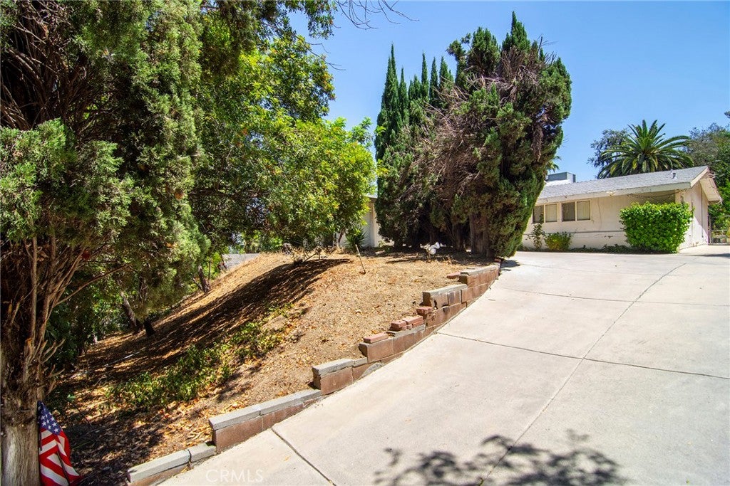 5614 Oso Avenue