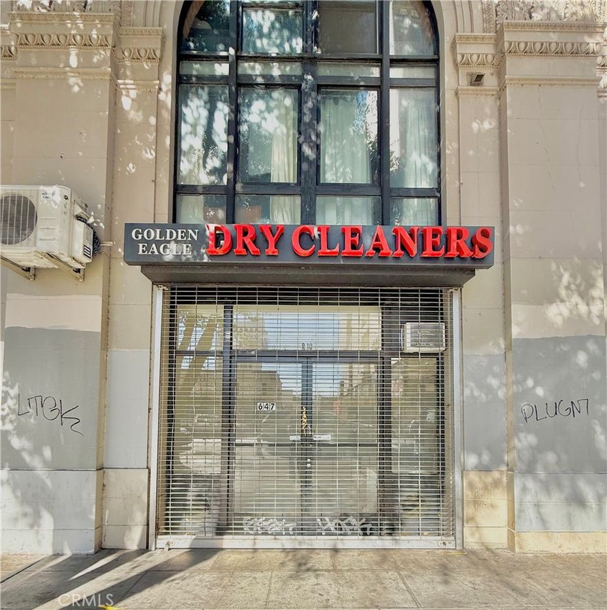 Approximately 600 sq. ft. Ready to open for business immediately!