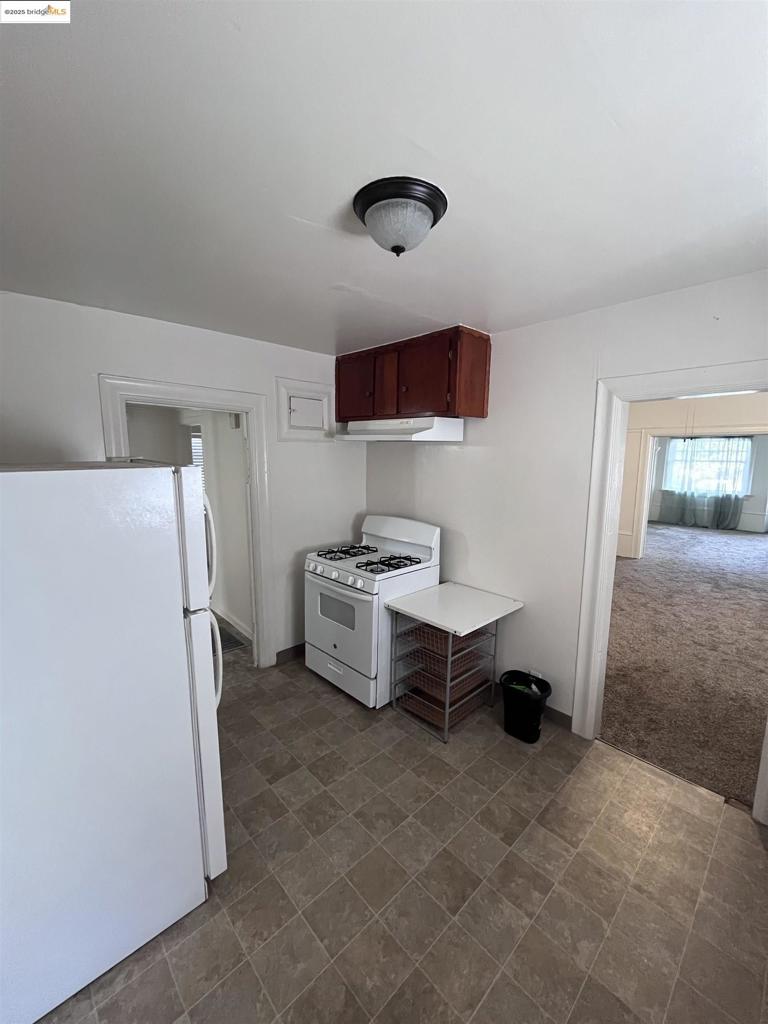 OAKLAND - Residential Income