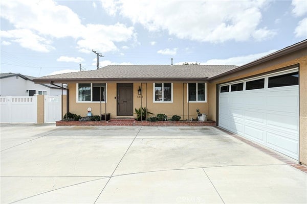 6452 BROWN CIR, HUNTINGTON BEACH, CA 92647 - Image d7ac61703683c8d1b4b1c397c8d55aef/242286287
