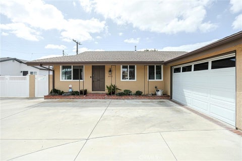 Photo of 6452 Brown CIR, Huntington Beach, CA 92647 (MLS # OC26202611)