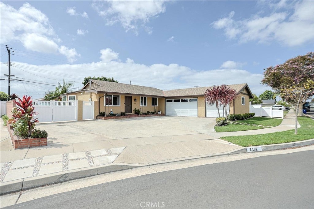 6452 Brown