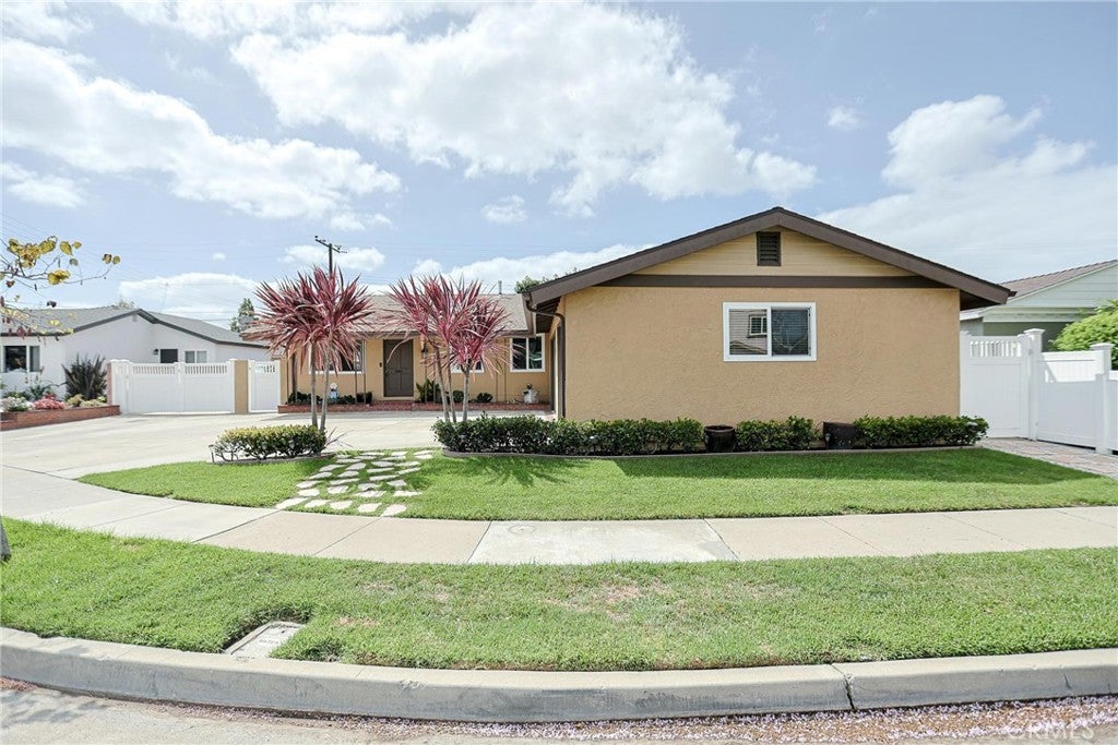 6452 Brown