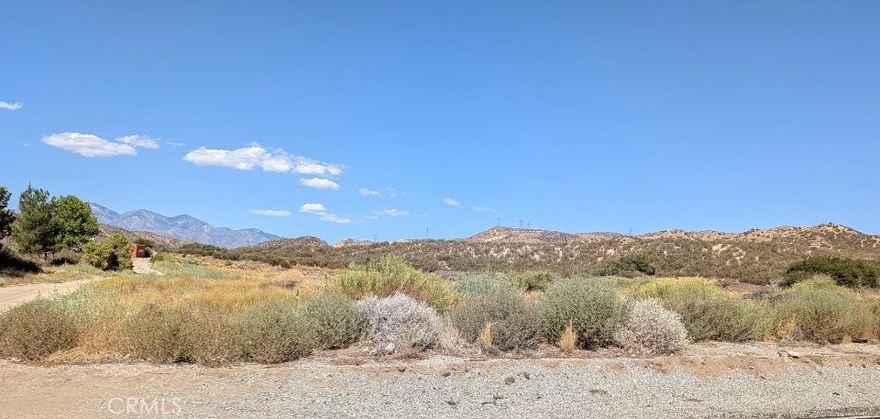Beautiful land close to modern conveniences, schools, shopping, and recreational areas, yet far enough to have privacy and space. Serene, in an established neighborhood of Barstow, California. Enjoy the tranquility away of desert living, with 0.60 acres you have plenty of space to build you custom home!  Fantastic investment opportunity in a growing area of Barstow.