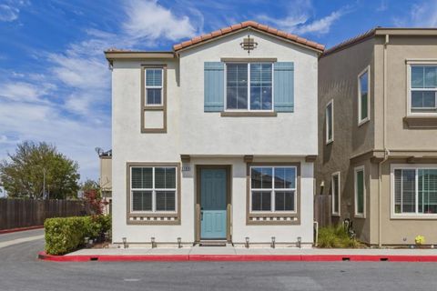 Photo of 1180 Julia Circle, Hollister, CA 95023 (MLS # ML82041217)