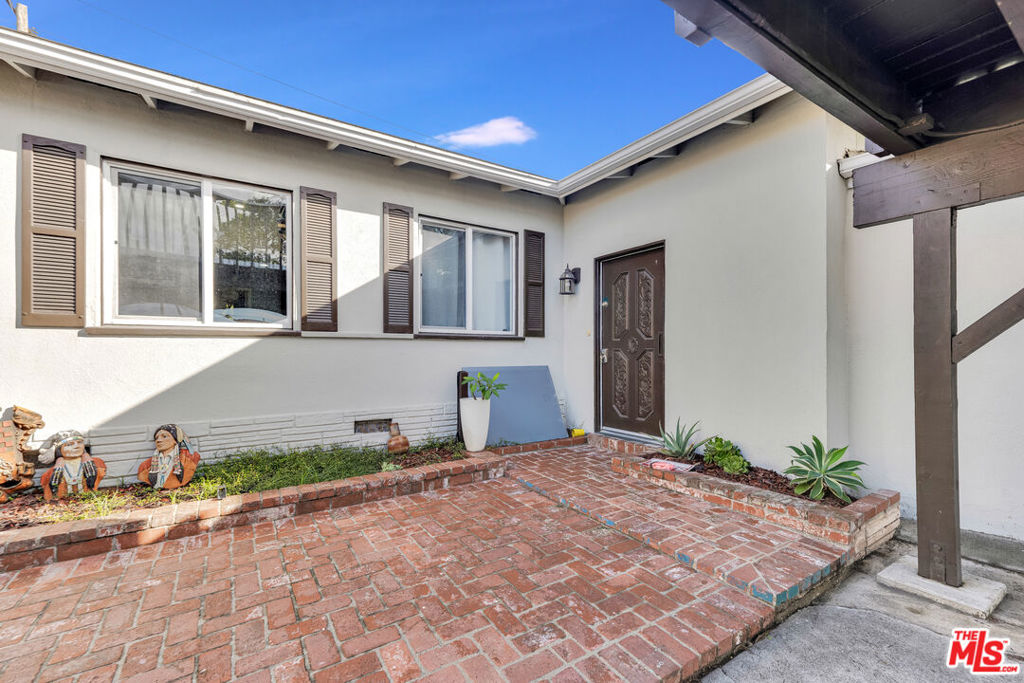 11924 Daleside Avenue