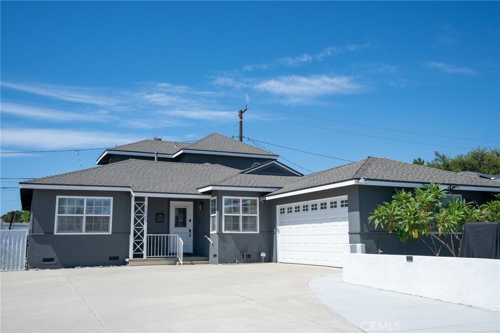 1335 N Vine Avenue