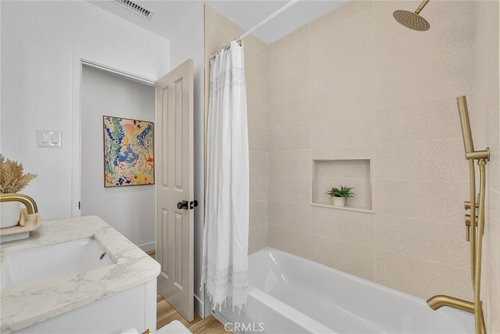 Wrigley Area (WR) - Residential