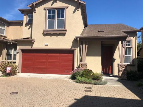 Photo of 10864 Peerless Court, Oakland, CA 94603 (MLS # ML82041921)