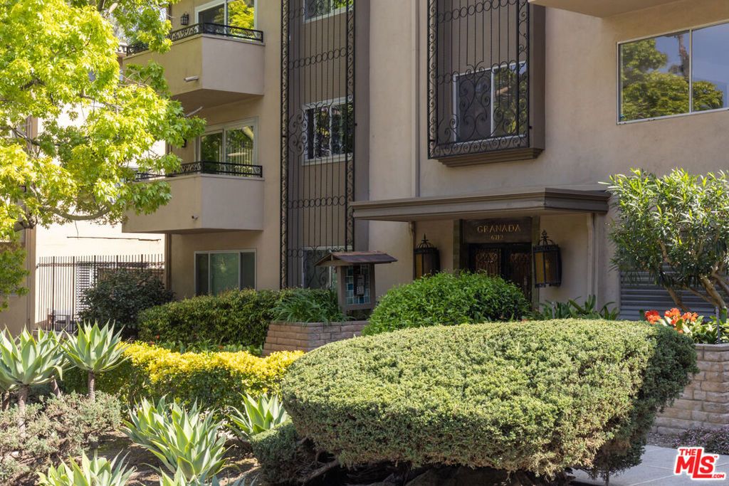 Photo of 6708 Hillpark Drive #302, Los Angeles, CA 90068 (MLS # 25600465)