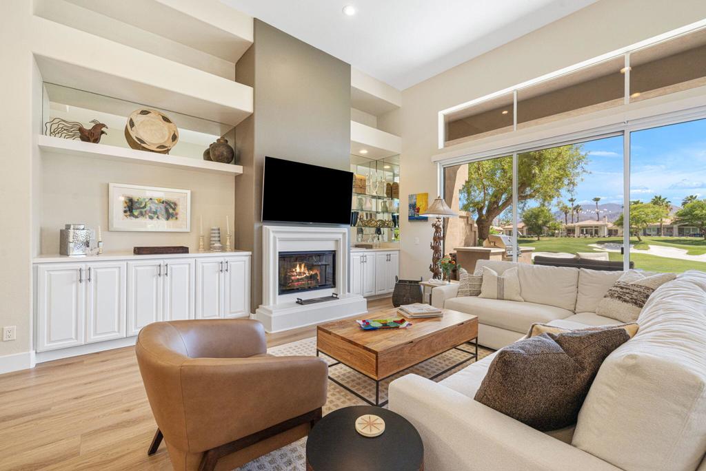515 Desert Holly Drive