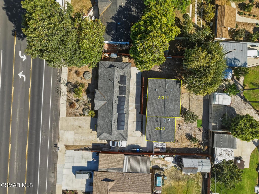 880 E Avenida De Las Flores