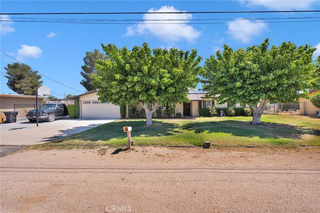 Photo of 15413 Don Roberto Rd, Victorville, CA 92394 (MLS # TR26083246)