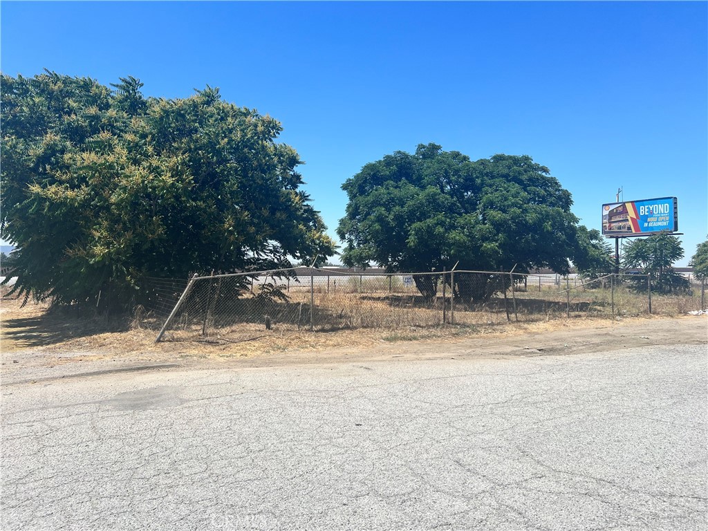 **Prime Commercial Vacant Land for Sale in Banning** **Location:** Next to Flyers Energy CFN Commercial Station, Banning, CA **Size:** Just under a quarter of an acre Discover an exceptional investment opportunity in the heart of Banning! This prime vacant land, strategically located next to the bustling Flyers Energy CFN Commercial Station, offers immense potential for a variety of commercial enterprises. **Key Features:** - **Ideal Location:** Situated in a high-traffic area, ensuring maximum visibility and accessibility for your business. - **Zoned Commercial:** Perfectly suited for a range of commercial uses, from retail to service-oriented businesses. - **Utilities Ready:** The property is already connected to gas and water, saving you time and costs in development. - **Easy Freeway Access:** Conveniently close to major freeways, facilitating smooth logistics and attracting a steady stream of customers. This parcel is a rare find, offering a combination of location, accessibility, and utility connections that make it a standout choice for developers and business owners alike. Don’t miss out on this prime piece of real estate in Banning—contact us today to learn more and to schedule a viewing!