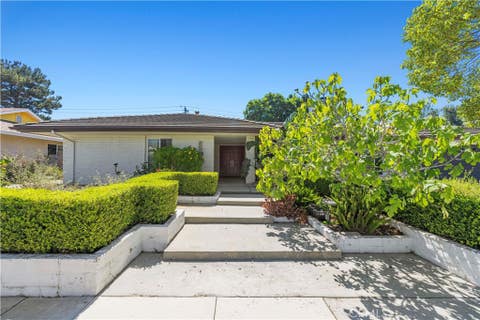 Photo of 1520 Rugby Cir CIR, Thousand Oaks, CA 91360 (MLS # SR26169852)