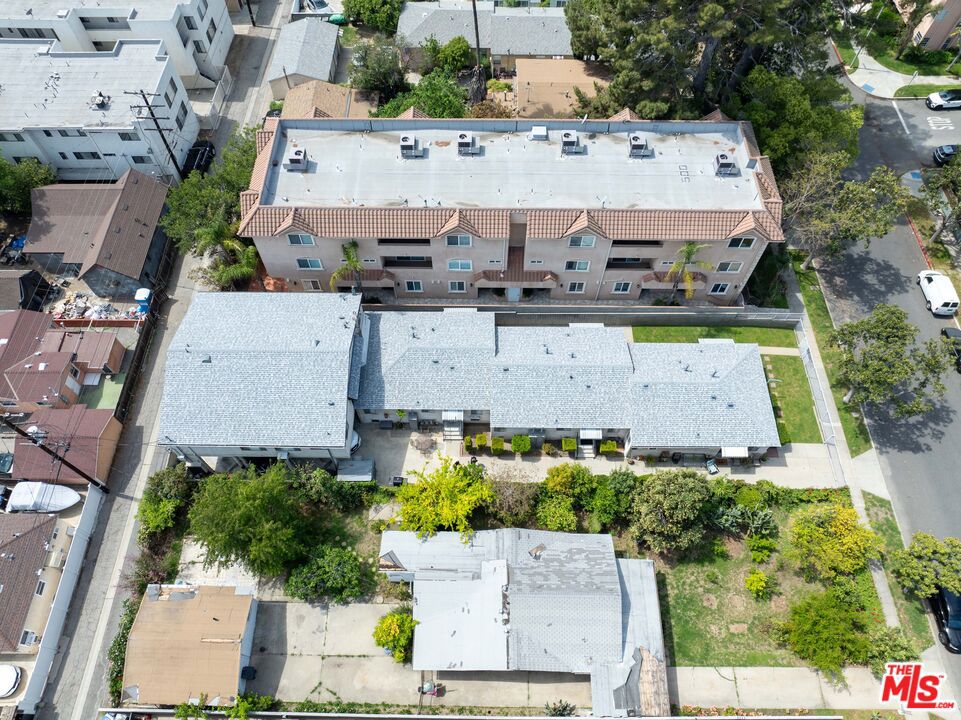 504 E Valencia Avenue