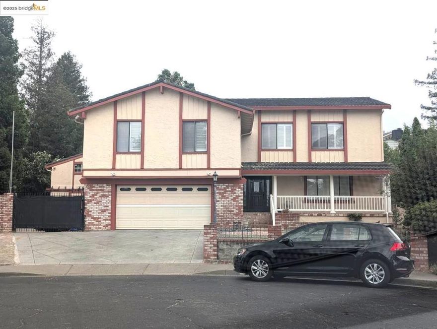 Come to see and become the new owner of this Nice Paradise Highlands Home. This house has 4 bedrooms, 2.5 Bathrooms, and a permitted large bonus room addition, dual paned windows, custom cabinets, granite counters, crown molding, plantation shutters, owned solar, added storage, dual heating and air systems, Has RV parking, 2 cars garage, and an additional garage/workshop with 2nd story storage loft.