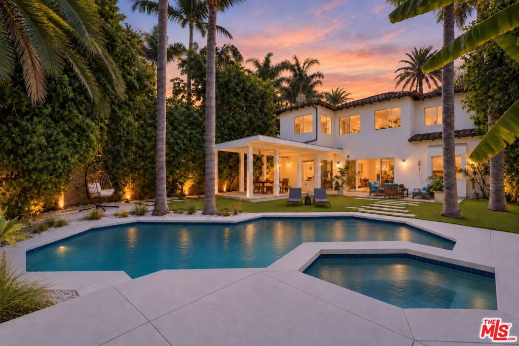 Photo of 14985 Valley Vista Boulevard, Los Angeles, CA 91403 (MLS # 26988467)