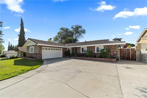Photo of 743 Magnolia Ave, Upland, CA 91786 (MLS # CV25245758) Photo of 743 Magnolia Ave, Upland, CA 91786 (MLS # CV25245758)