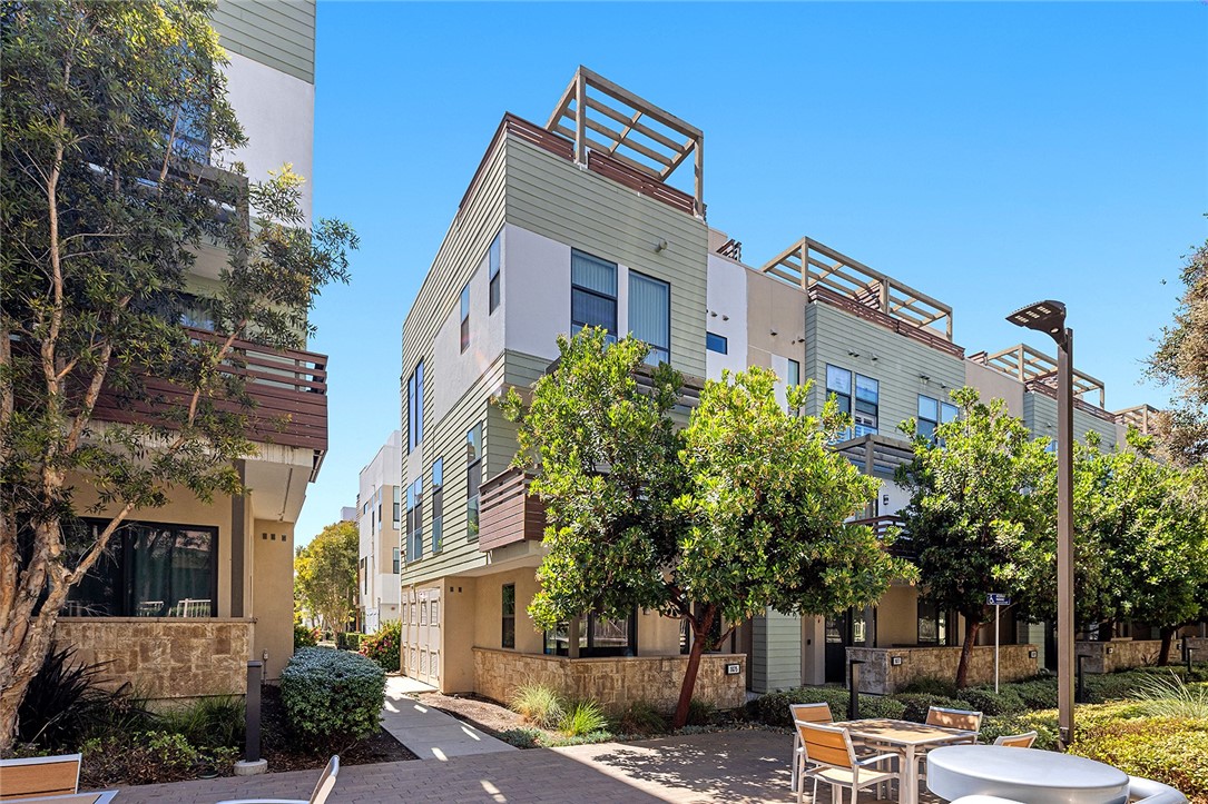 17 West - Residential
