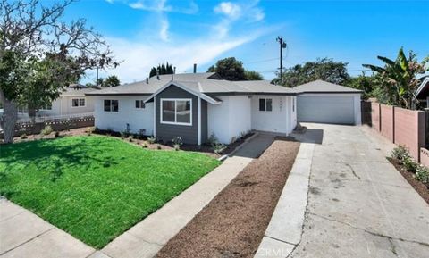 11901 Santa Cruz Stanton CA 90680