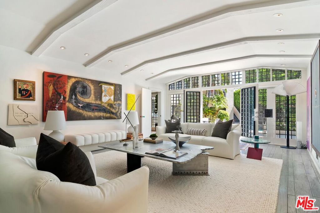524 N Canon Drive