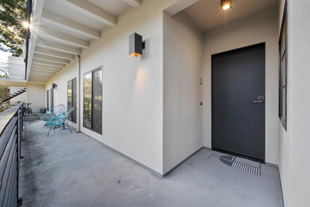 1326 Hoover Street 2