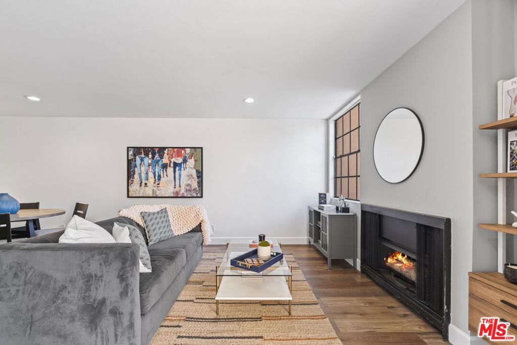 Photo of 750 N Kings Road #124, West Hollywood, CA 90069 (MLS # 26645843)