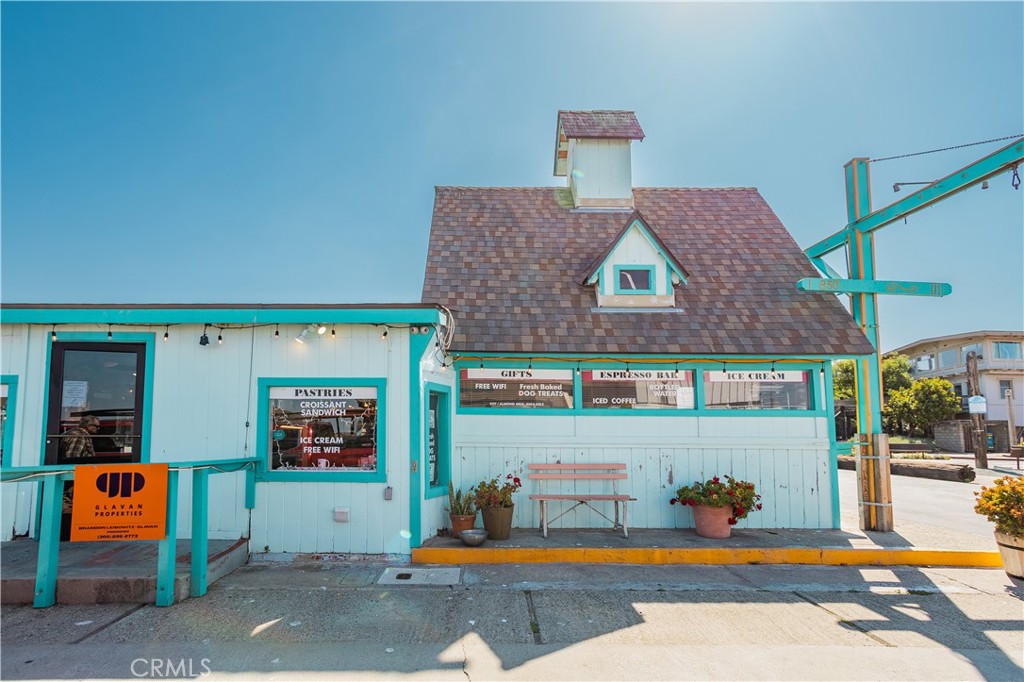 830 Embarcadero