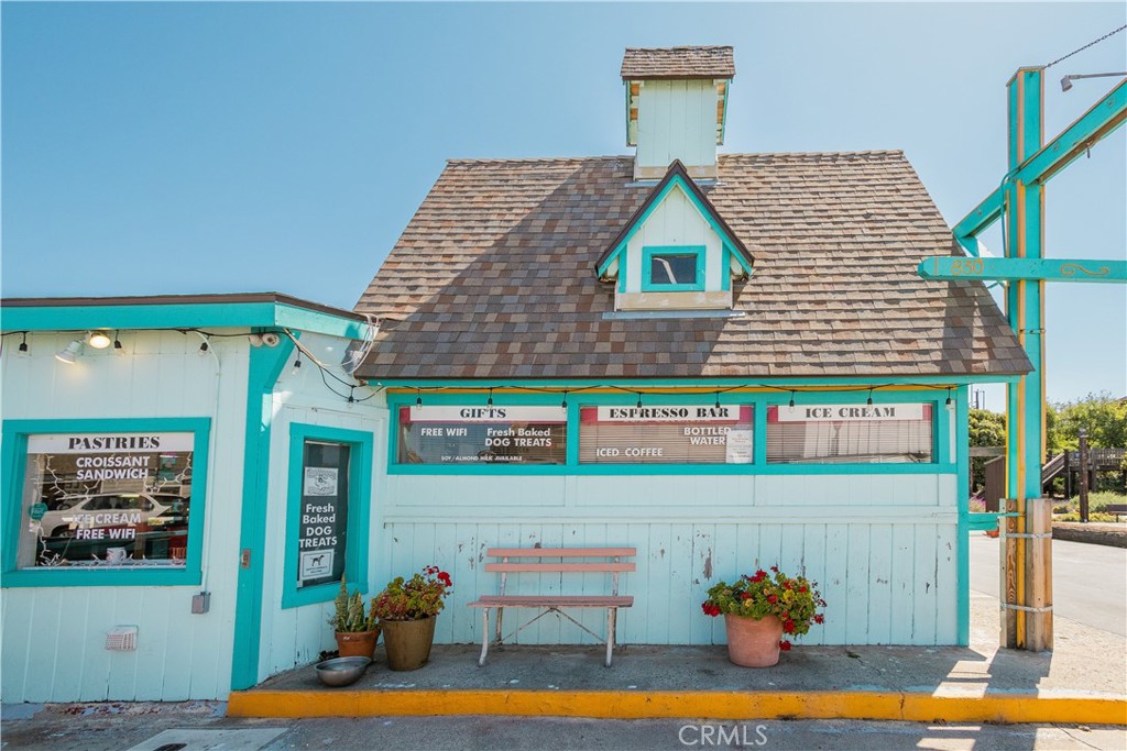 830 Embarcadero