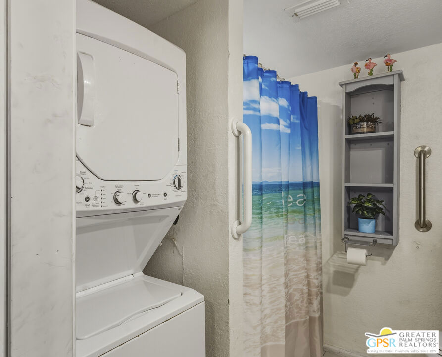 Pueblo Sands - Residential