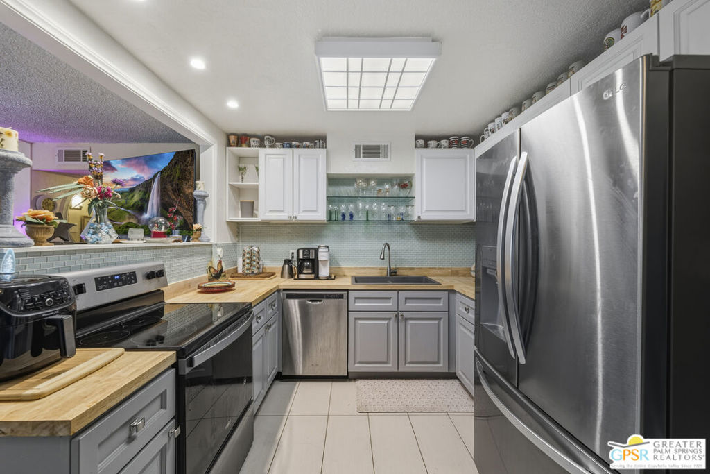 Pueblo Sands - Residential