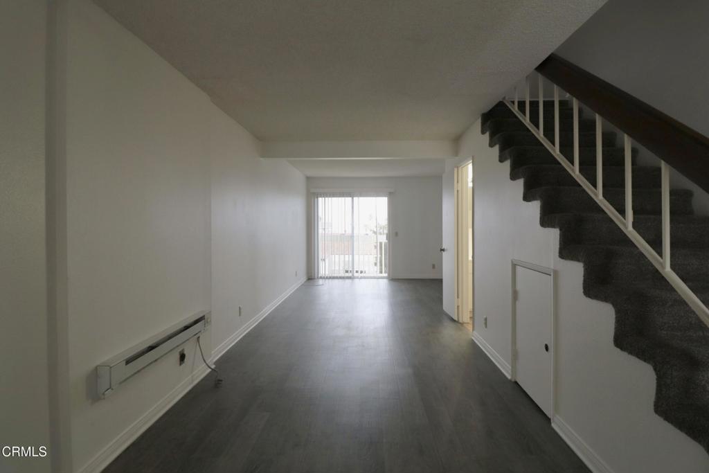 271 S Ventura Road 298