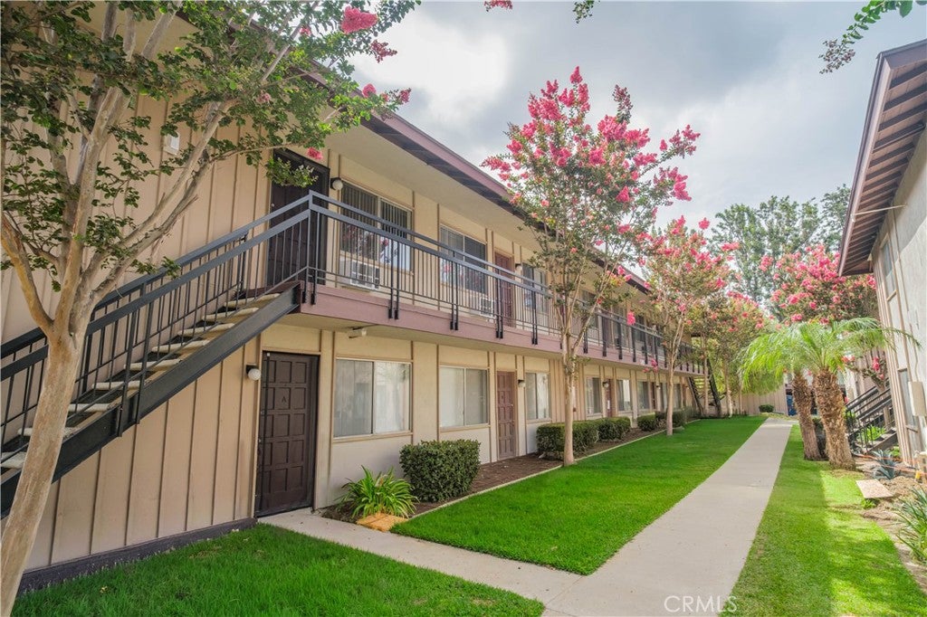 549 N Tustin Avenue