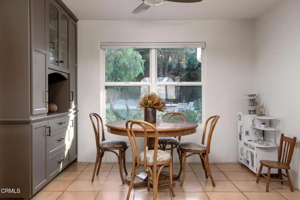 Ojai, California 93023, United States, 4 Bedrooms Bedrooms, ,4 BathroomsBathrooms,Residential,Active,169641